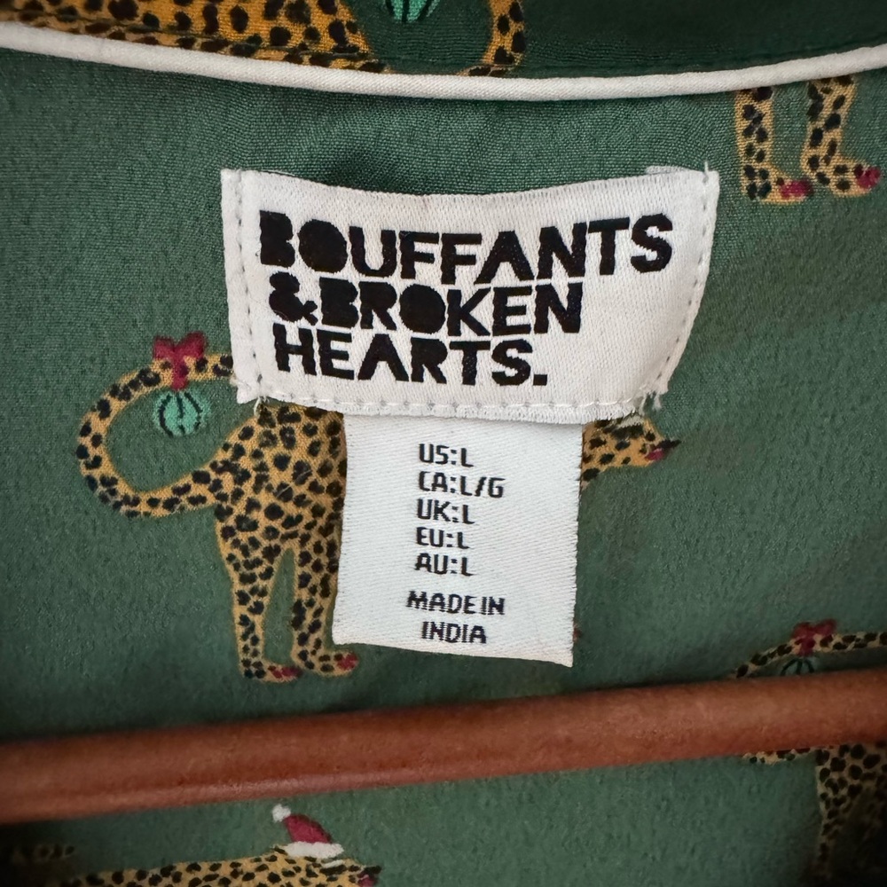 Bouffants & Broken Hearts Green Leopard Pajama Set, Size L - Picture 5 of 9